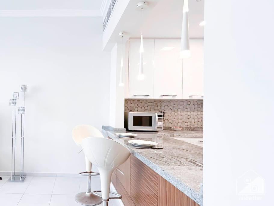 Apartment Modern 1b In Jvc Bright & Cozy With Balcony *